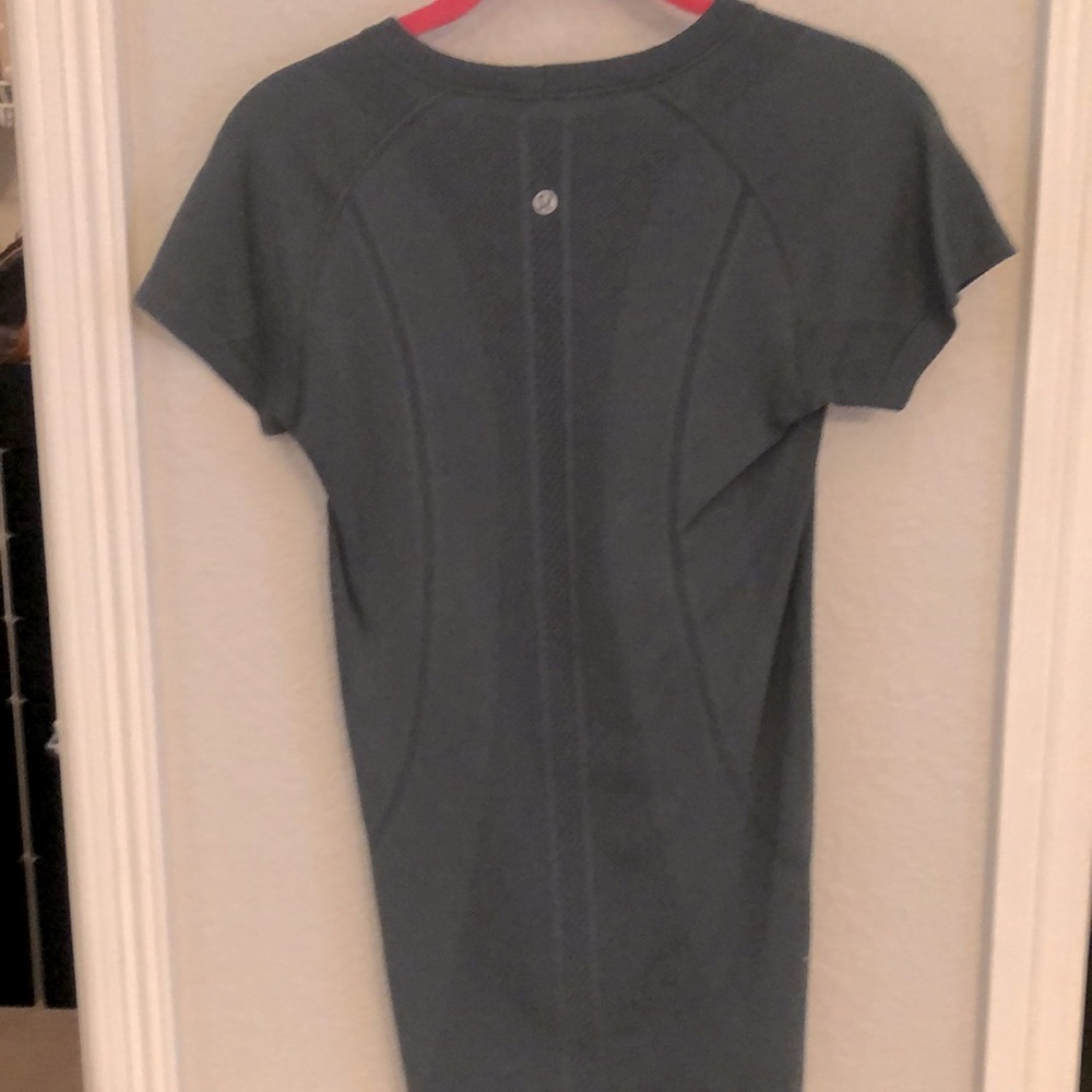 Lululemon top - Picture 2 of 5